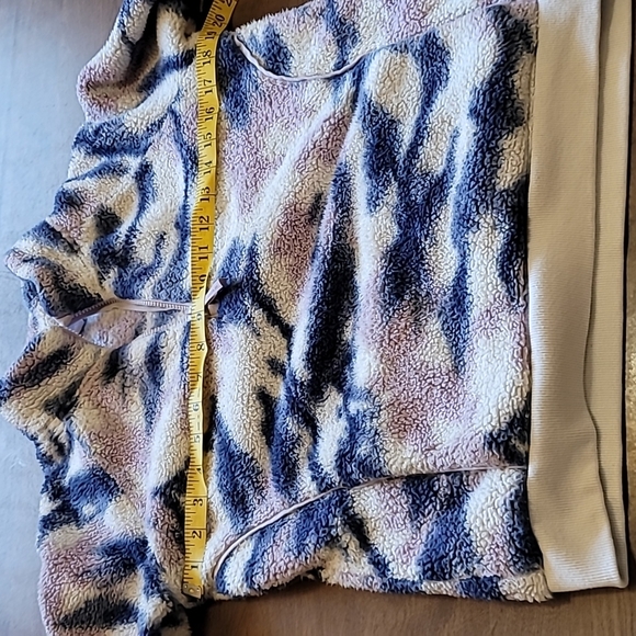 Athleta Girls Sherpa Half Zip Sweater watercolor Soft collared Size: XL/14 - Picture 13 of 16